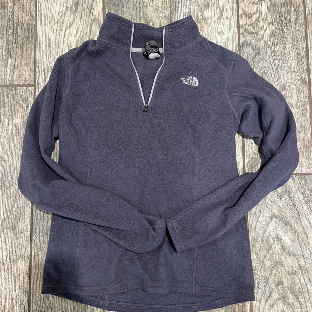 The North Face. Midweight fleece 1/4 zip style